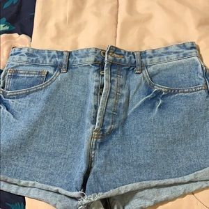 High Waisted Jean Shorts ✨31✨ F21 ✨ 2/$20 Shorts💕